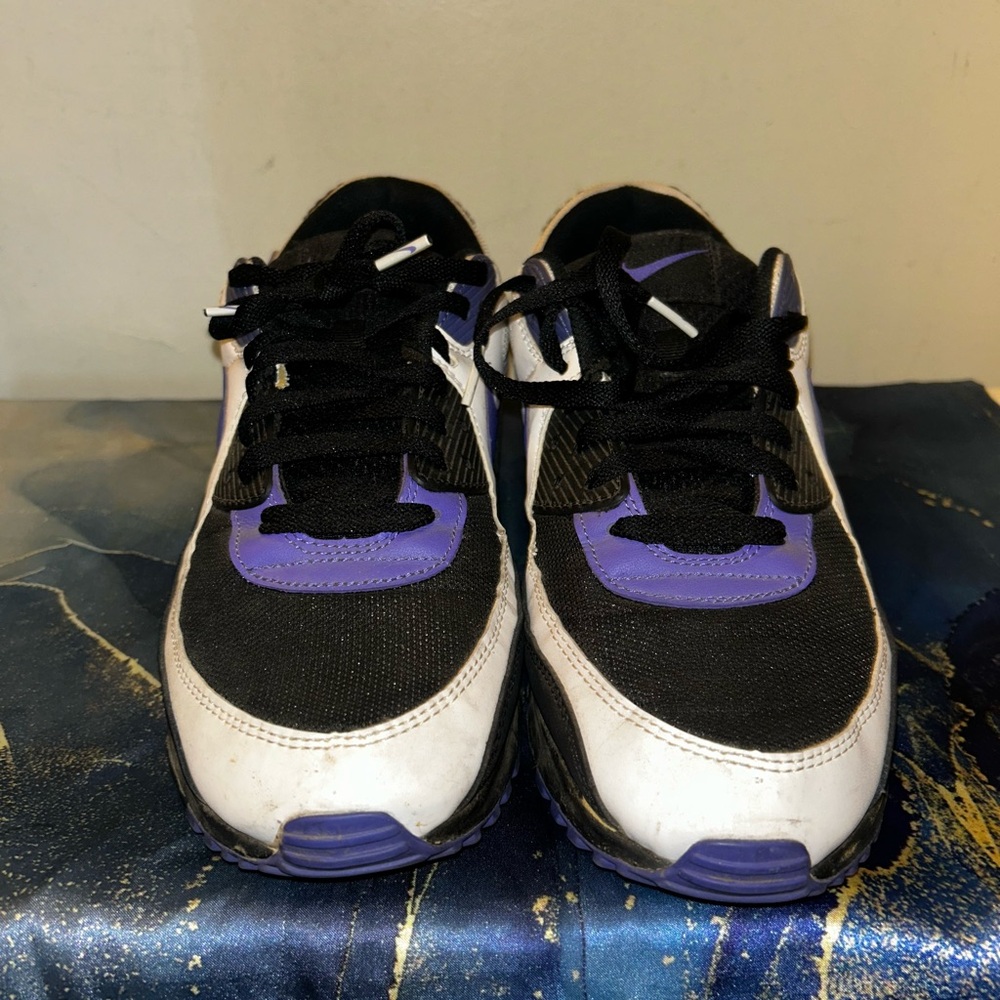 Nike Air Max 90 sneakers in the "Persian Violet"